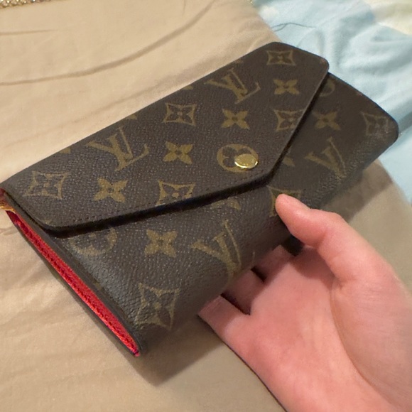 Louis Vuitton Wallet - Picture 5 of 7